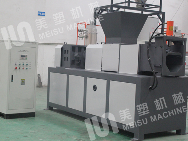 PE薄膜擰干機(jī)開機(jī)前要準(zhǔn)備哪些？